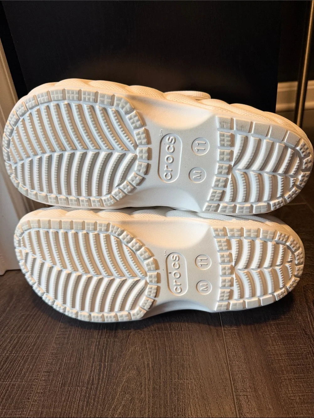 CROCS Mens Size 11 Classic Lined Overpuff Clog